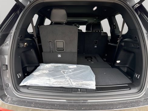 New 2025 Jeep Grand Cherokee L Altitude image 18