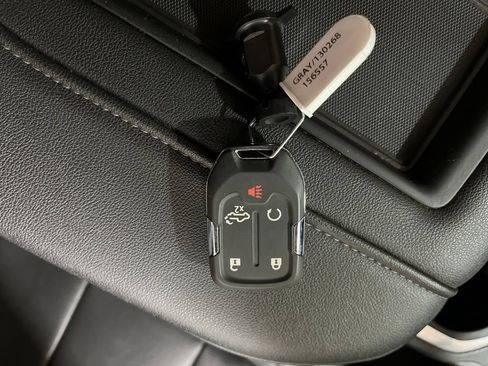 Used 2019 GMC Sierra 1500 SLT w/ SLT Premium Plus Package AWD/4WD image 30