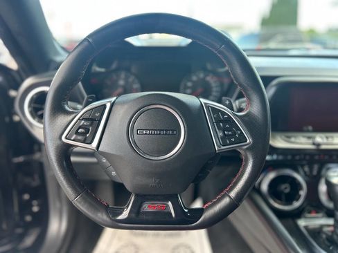 Used 2016 Chevrolet Camaro SS RWD image 9