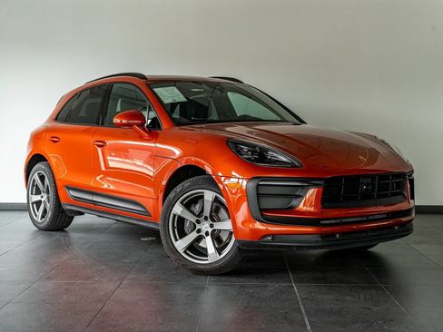 Certified 2024 Porsche Macan AWD/4WD image 7