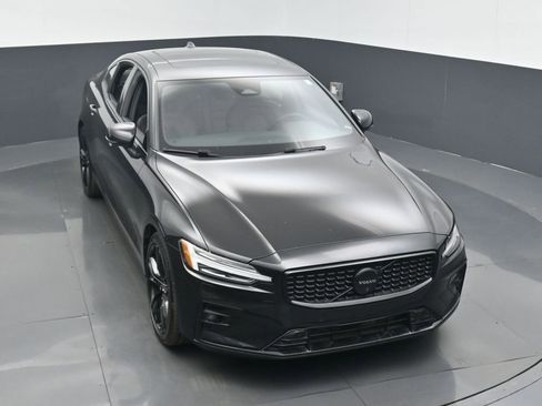 Used 2024 Volvo S60 B5 Plus w/ Climate Package image 3