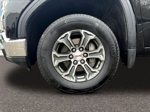 Used 2025 GMC Sierra 1500 SLT image 25