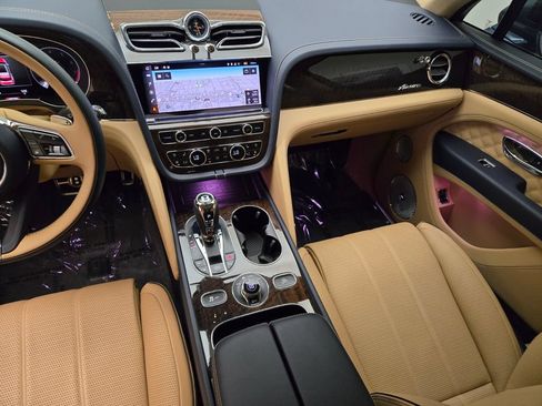Certified 2023 Bentley Bentayga AWD/4WD image 20