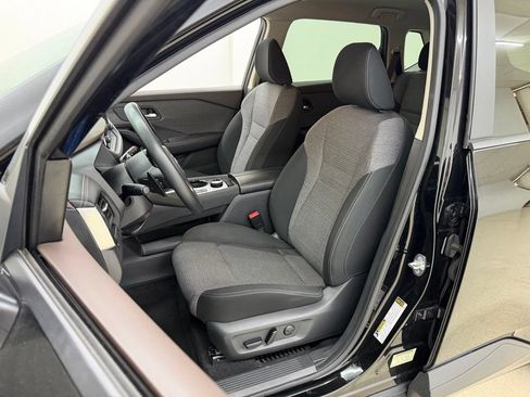 Used 2023 Nissan Rogue SV AWD/4WD image 19
