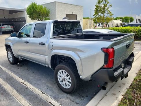 Used 2025 Toyota Tacoma SR RWD image 4
