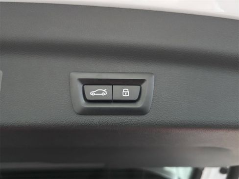 Used 2024 BMW X1 xDrive28i w/ Premium Package image 16