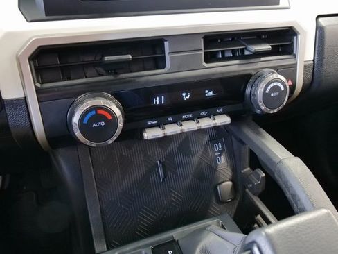 Used 2024 Toyota Tacoma TRD Off-Road image 22