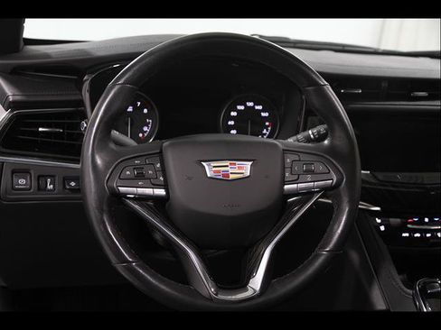 Used 2023 Cadillac XT6 Premium Luxury w/ Technology Package AWD/4WD image 7
