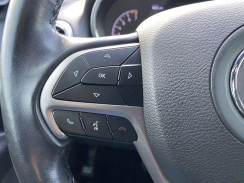 Used 2020 Jeep Grand Cherokee Laredo image 20