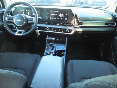Used 2024 Kia Sportage LX AWD/4WD image 10