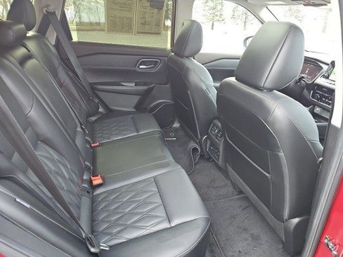 Used 2023 Nissan Rogue Platinum w/ Platinum Premium Package image 16