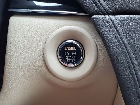 Used 2019 Lincoln MKT AWD image 19
