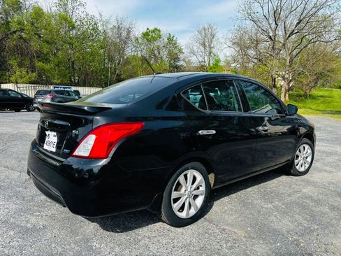 Used 2016 Nissan Versa SL image 3