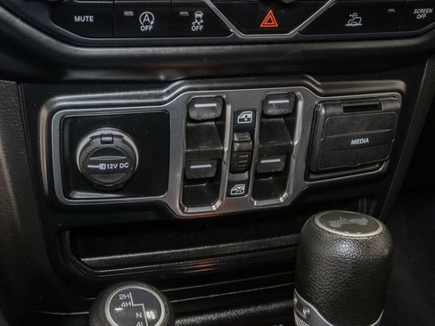 Used 2022 Jeep Wrangler Unlimited Sport image 22