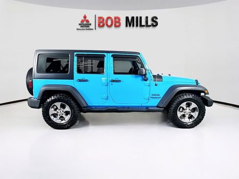 Used 2017 Jeep Wrangler Unlimited Sport w/ Connectivity Group AWD/4WD image 8
