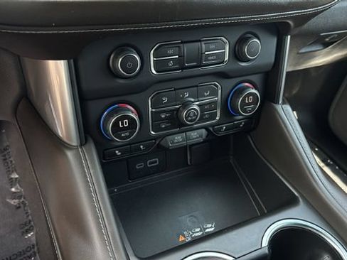 Used 2023 Chevrolet Tahoe Z71 w/ Luxury Package AWD/4WD image 31