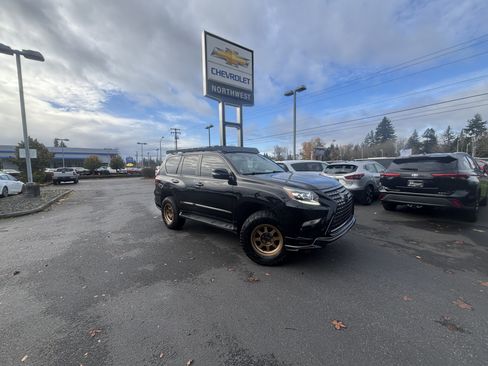 Used 2019 Lexus GX 460 image 2