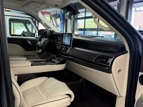 Used 2021 Lincoln Navigator L Black Label AWD/4WD image 16