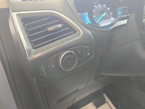 Used 2022 Ford Edge Titanium w/ Equipment Group 301A image 12