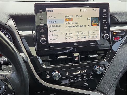 Used 2022 Toyota Camry XSE image 16