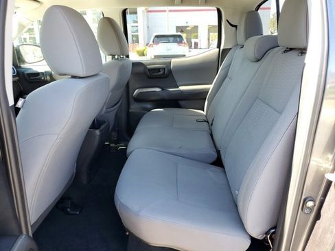 Used 2018 Toyota Tacoma SR5 image 8