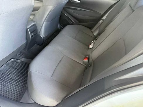 Used 2021 Toyota Corolla LE image 5