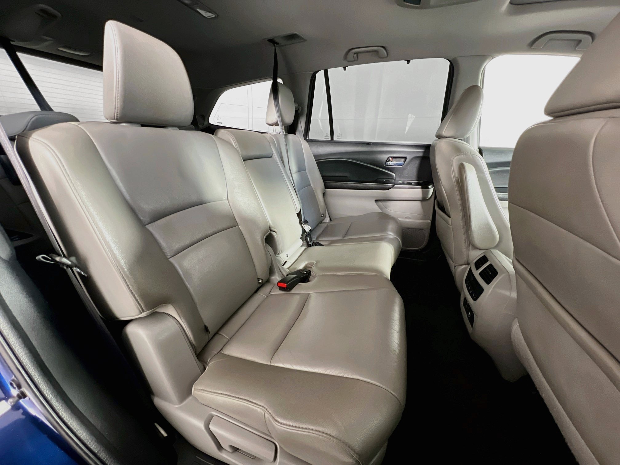 Used 2016 Honda Pilot Touring image 25