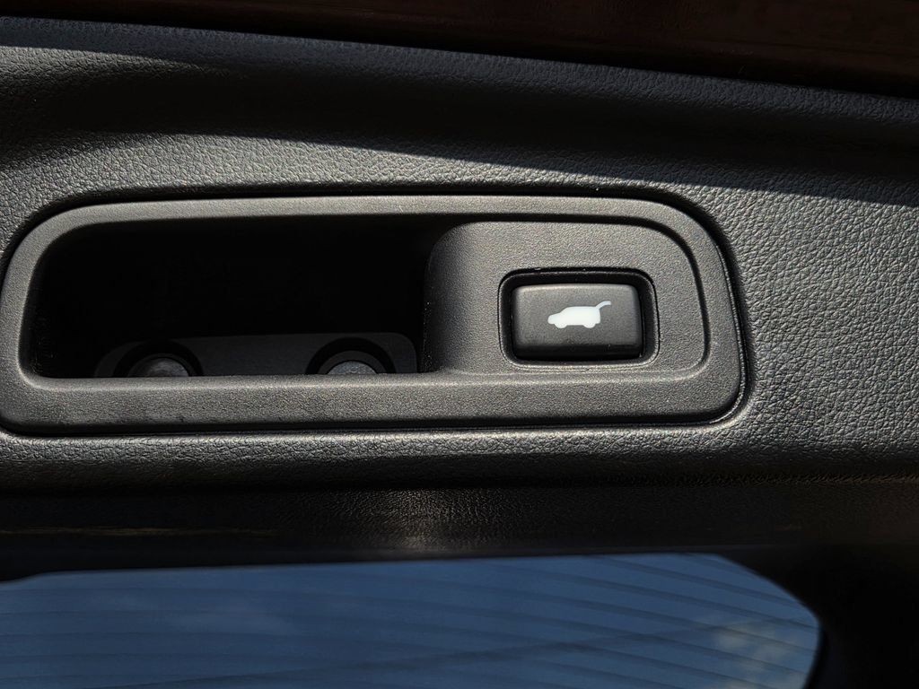 Used 2022 Honda Pilot Touring image 35