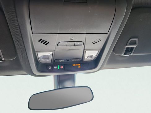 Used 2019 Chevrolet Equinox LT FWD image 35