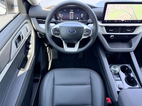New 2026 Ford Explorer Active w/ Active Comfort Package RWD image 12