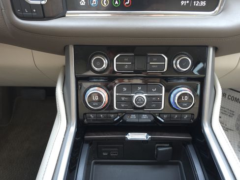 Used 2021 GMC Yukon Denali w/ Denali Premium Package RWD image 14