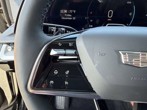 New 2026 Cadillac Optiq Luxury 2 image 28