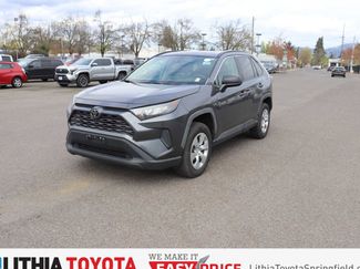 Used 2021 Toyota RAV4 LE video 1