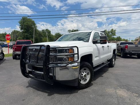 Used 2019 Chevrolet Silverado 2500 W/T AWD/4WD image 1