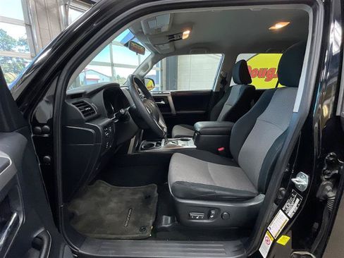 Used 2015 Toyota 4Runner SR5 RWD image 11