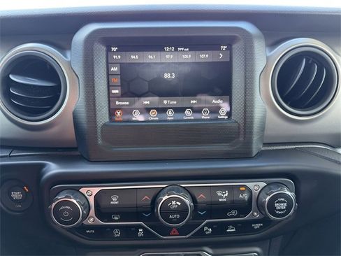 Used 2021 Jeep Gladiator Sport image 18