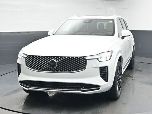 New 2026 Volvo XC90 B6 Ultra w/ Protection Package image 3