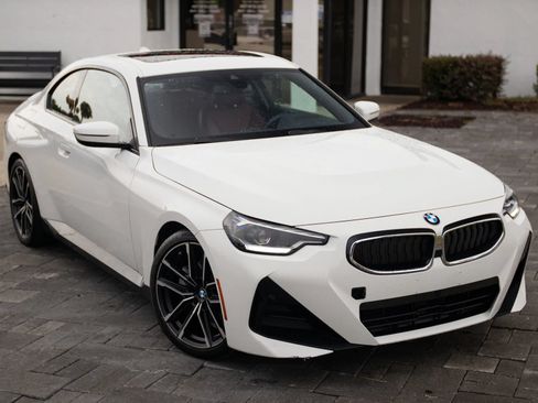 Used 2022 BMW 230i Coupe w/ M Sport Package RWD image 2
