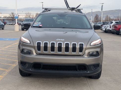 Used 2016 Jeep Cherokee Sport w/ Cold Weather Group image 8