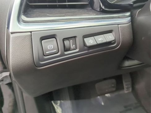 Certified 2022 Cadillac XT5 Premium Luxury w/ Technology Package image 17