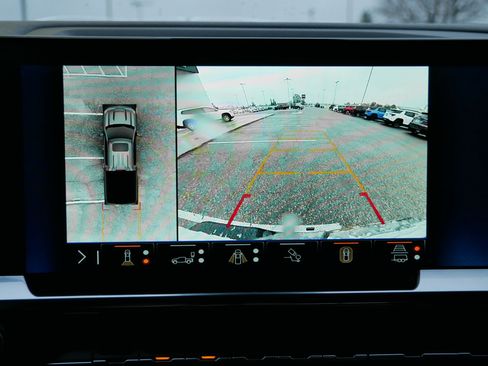 Used 2025 Chevrolet Silverado 1500 High Country w/ Technology Package image 19