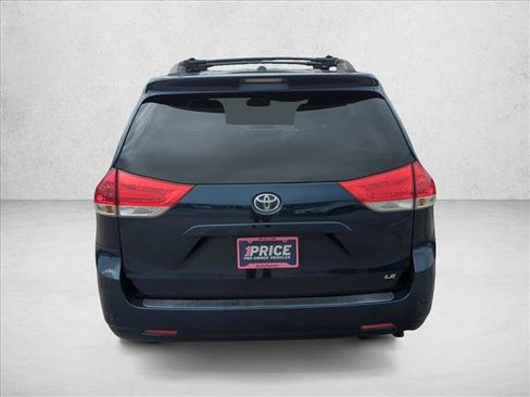 Used 2011 Toyota Sienna LE w/ Towing Pkg FWD image 6