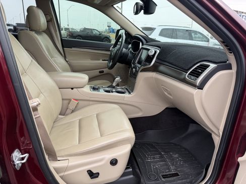 Used 2017 Jeep Grand Cherokee Limited image 10
