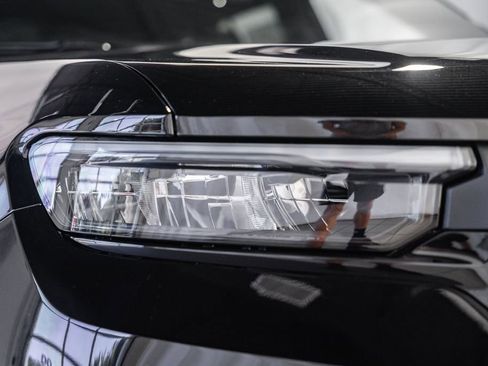 New 2025 Jeep Grand Cherokee Altitude image 12