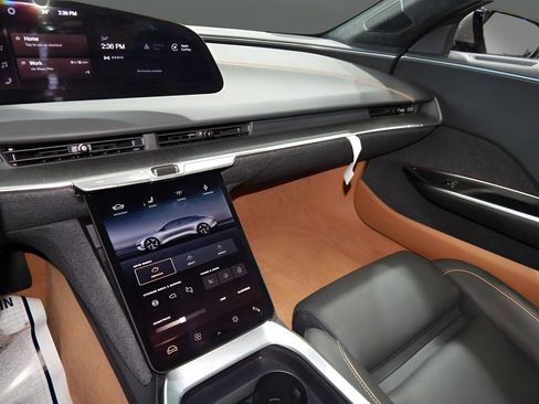 Used 2024 Lucid Air Touring image 16