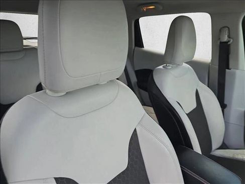 Used 2020 Jeep Compass Latitude image 21