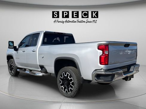 Used 2020 Chevrolet Silverado 2500 LTZ w/ LTZ Premium Package AWD/4WD image 3