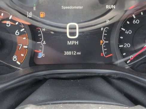 Used 2025 Jeep Compass Trailhawk w/ Trailer Tow Group AWD/4WD image 23