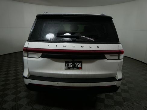 Used 2023 Lincoln Navigator Reserve image 4