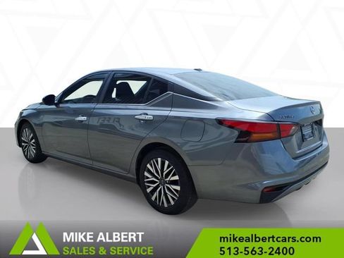Used 2023 Nissan Altima 2.5 SV FWD image 5